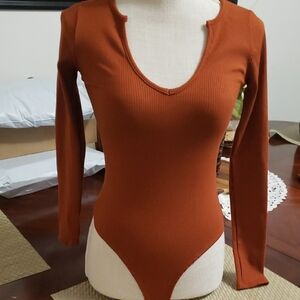 Ribbed Long-Sleeve Bodysuit - Rust